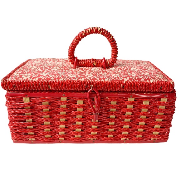 VTG little red chippy sewing basket 5x9x4